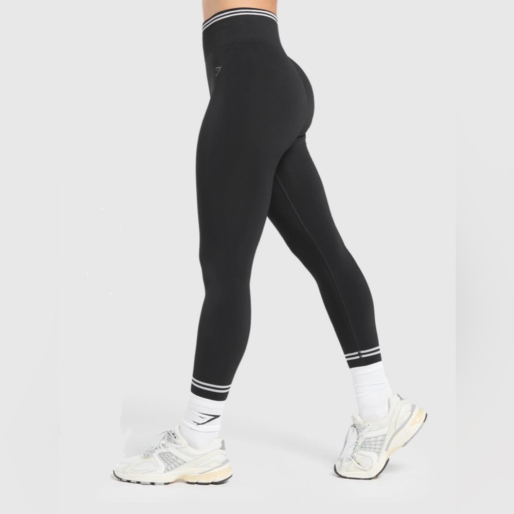NWOT Gymshark Black Contrast Seamless Leggings. Size XS